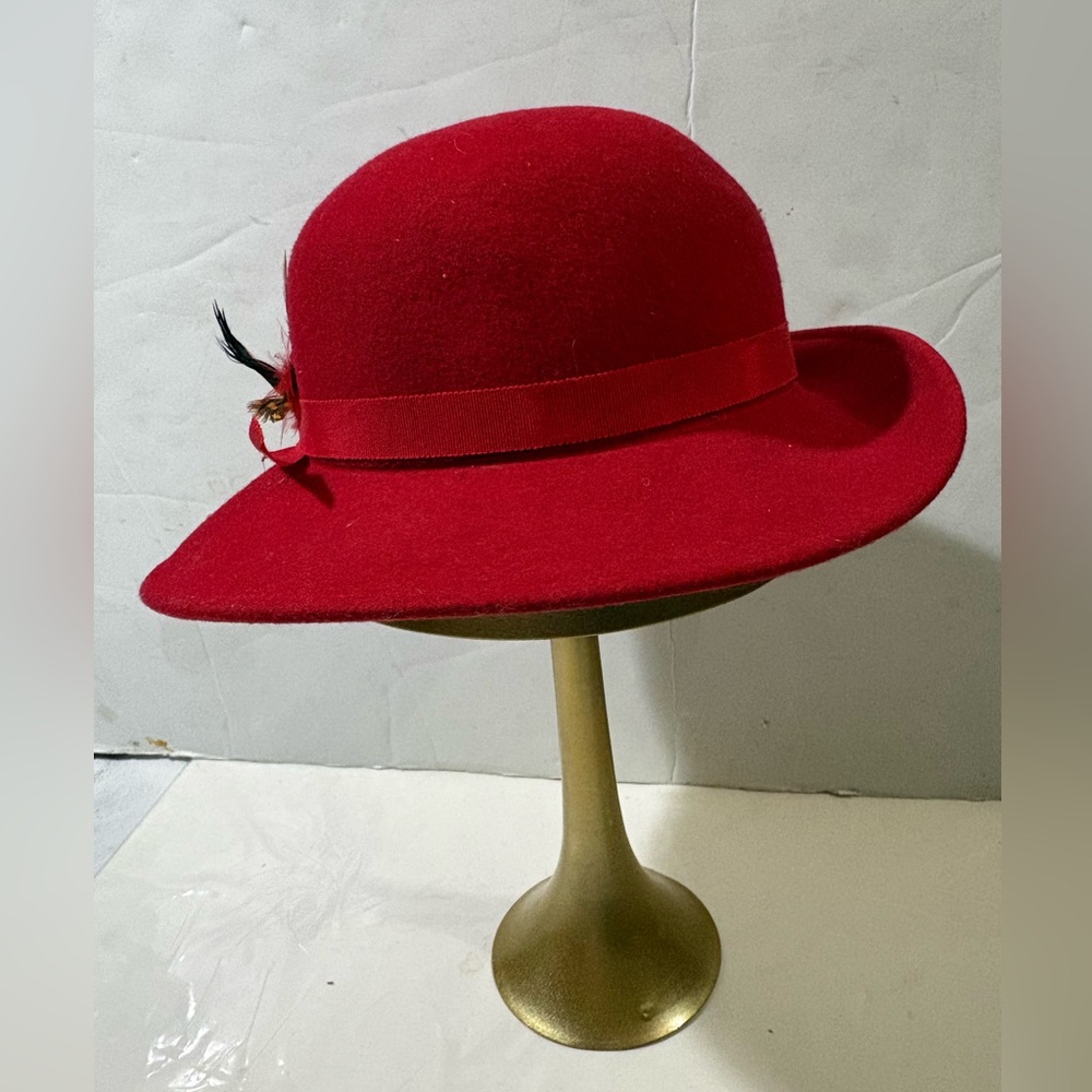 Vintage felt Red Women's Hat
